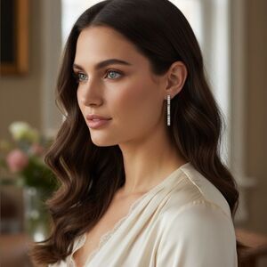 Gucci Diamond Drop Earrings in 18k White Gold 0.40 CTW, authentic guarantee